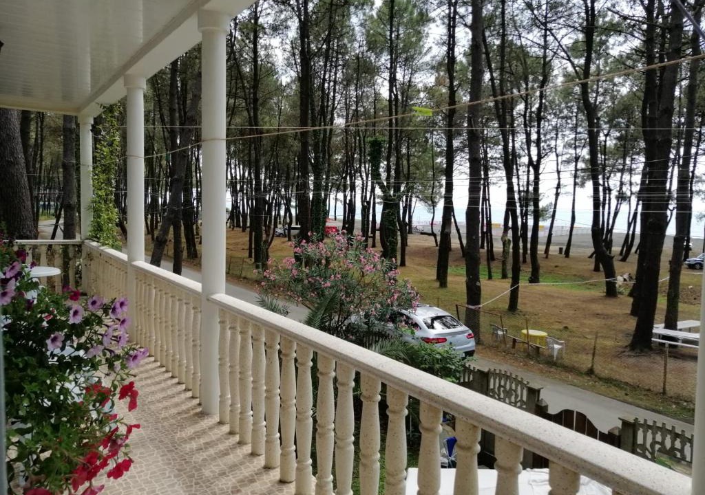 Ureki Villa | 4 Bed Villa-Sleeps 8-Parking-Garden-Sea View
