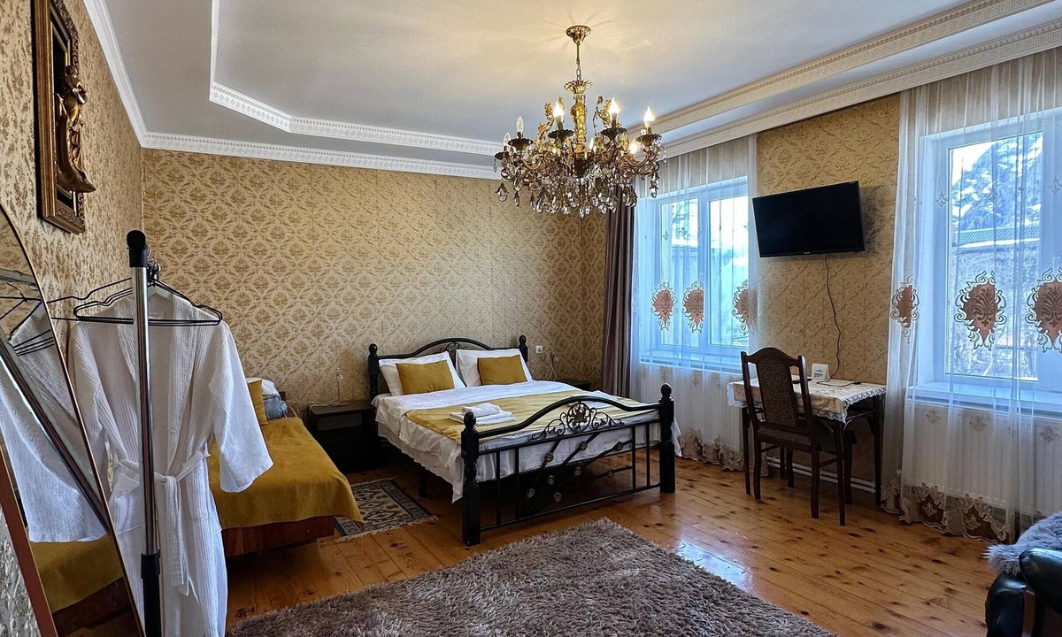 Stepantsminda House | A cozy house with veranda and big yard, with the best view on Kazbegi mountain.