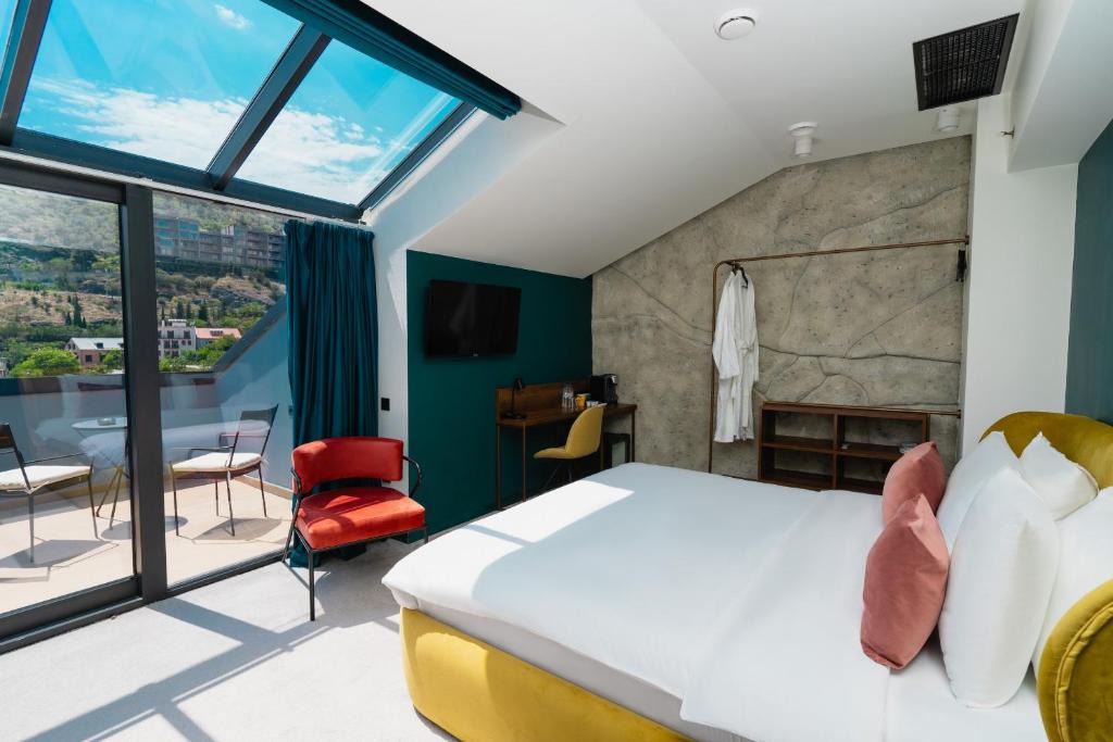 Sololaki Hotel | About Sololaki