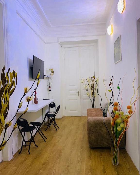 mtatsminda Apartment | APARTAMENT OLD YARD