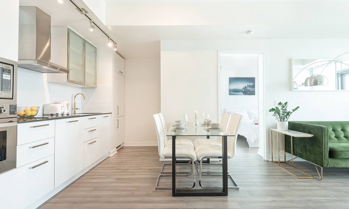 Toronto Entertainment District Apartment | Beautiful Luxurious Modern Suite
