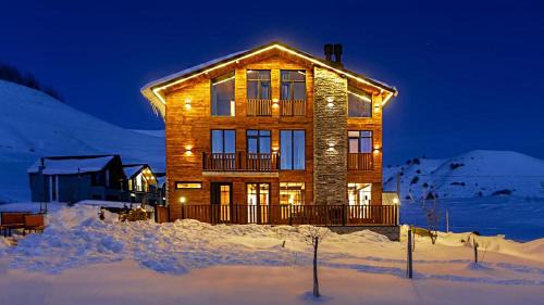 Ganisi Hotel | Chalet In Gudauri