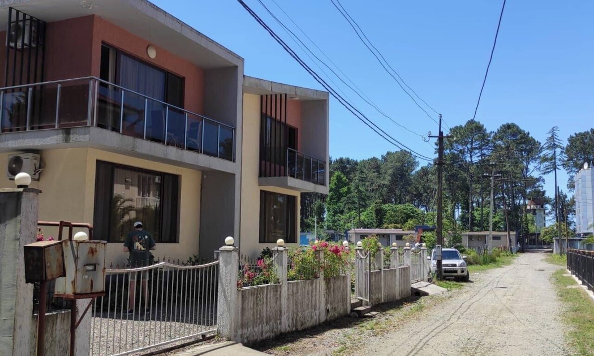 Ureki Apartment | Charming 2-bedroom apartment with WiFi, AC in Ureki