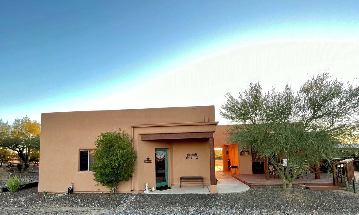 Cow Track Estates Cottage | Charming Casita on a quiet western Ranch in a Cave Creek neighborhood.