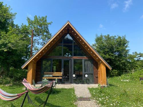 Imereti Ski Chalet | Chiatura - Katskhi Cottage - 5 min to Katskhi Pillar & Rock Climbing, Private Patio with Pizza Oven