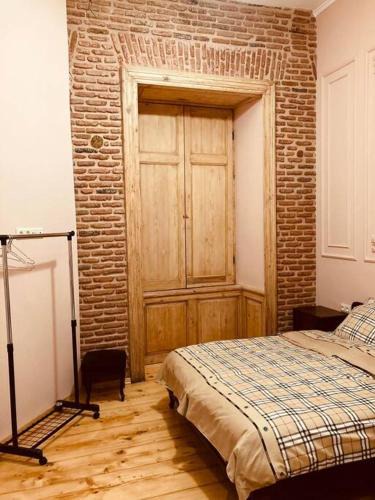Chugureti Apartment | Deluxe Studio in Historic Building Heart of Tbilisi