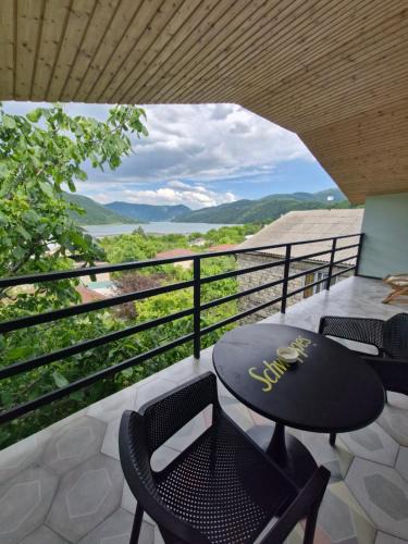 Ananuri House | family house-Ananuri Veranda