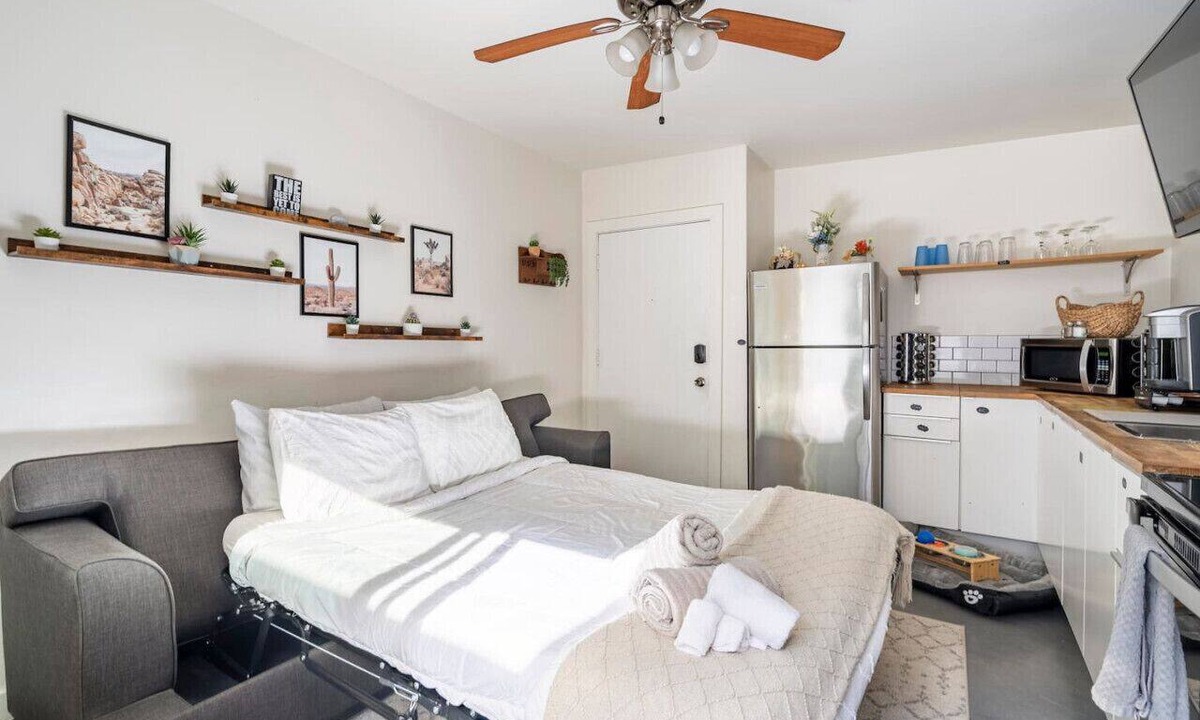 Rincon Heights Apartment | Friendly 2BR Retreat BBQ & Free Parking