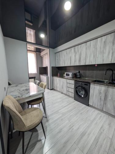 Borjomi Apartment | Gari's apartment next to Borjomi Central Park