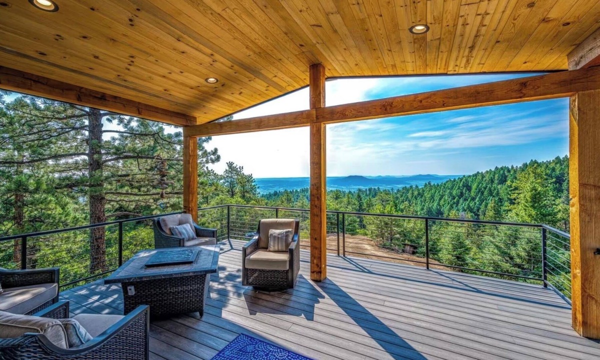 Sedalia House | Gorgeous 4-bedroom house in Sedalia perfect for your getaway