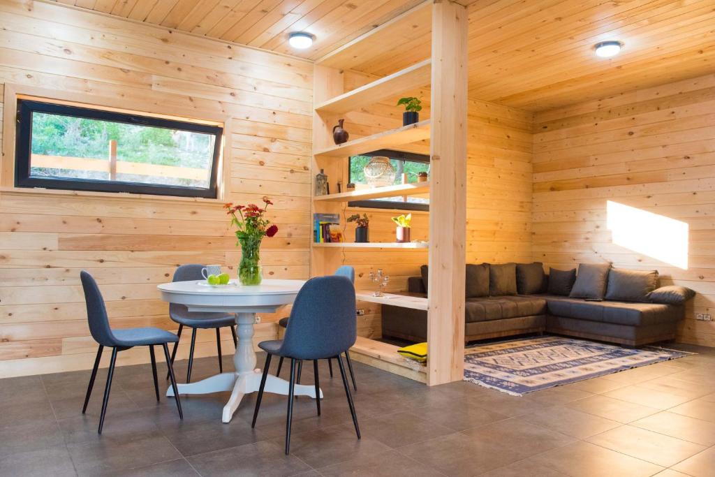 Bagvdanari Villa | Grand Chalet BBQ&Garden - Svaneti Countryside 2