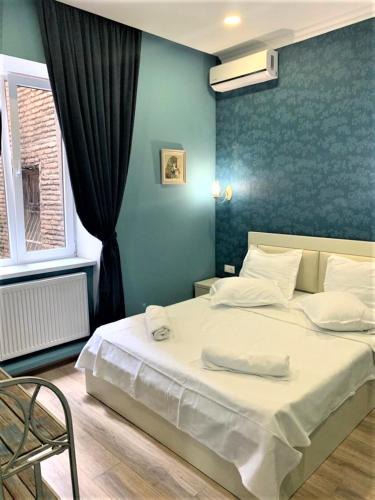mtatsminda Apartment | Griboedov 13