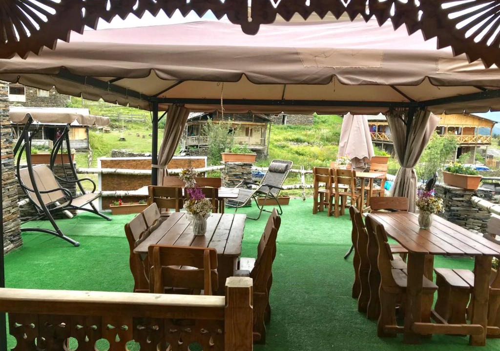 Omalo House | Guest House Gordila