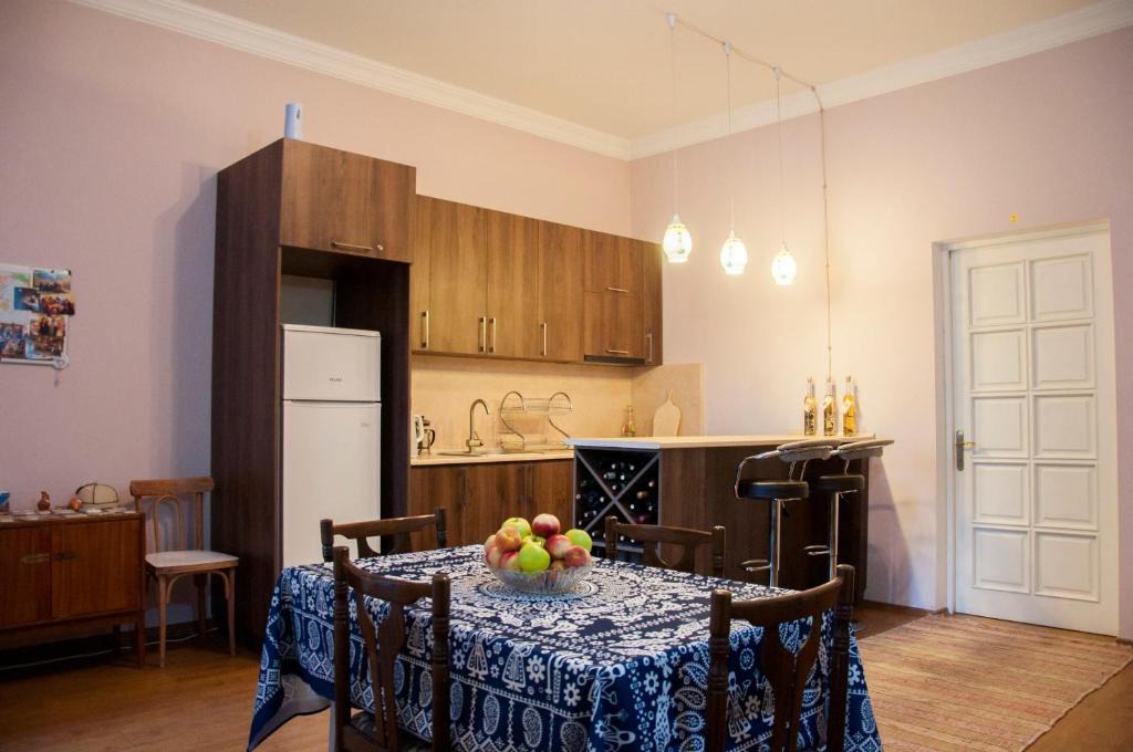 Sololaki House | Guest House Lile