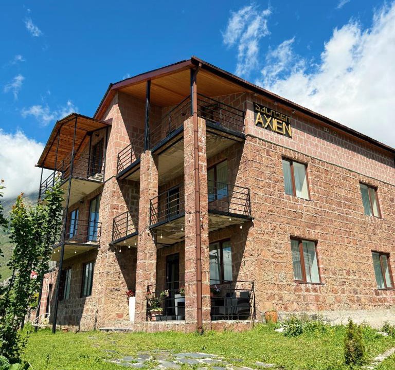 Stepantsminda Hotel | Hotel Axien Kazbegi