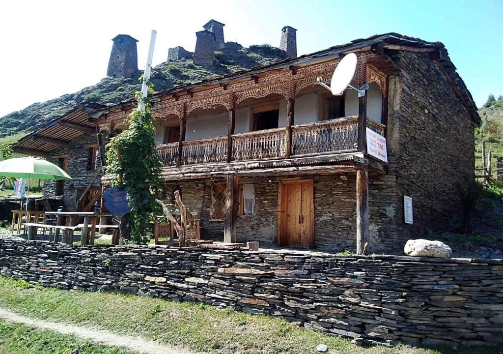 Omalo House | Hotel Omalo2005