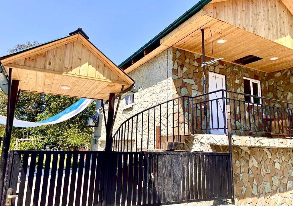 Ambrolauri Apartment | Hotel Saketsia
