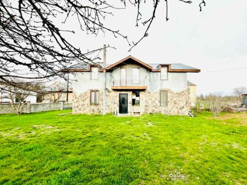 Bakuriani Cabin | House By The Forest
