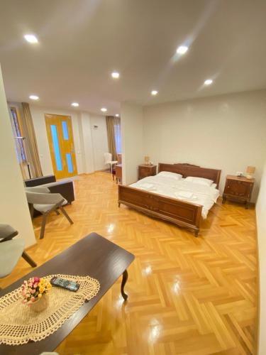 Avlabari Apartment | K&N Apartament