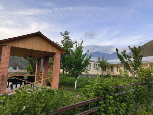 Kazbegi House | Kamara Guest House