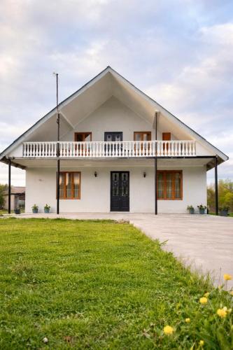 Samtredia House | Kutaisi Airport Guest House Bashi