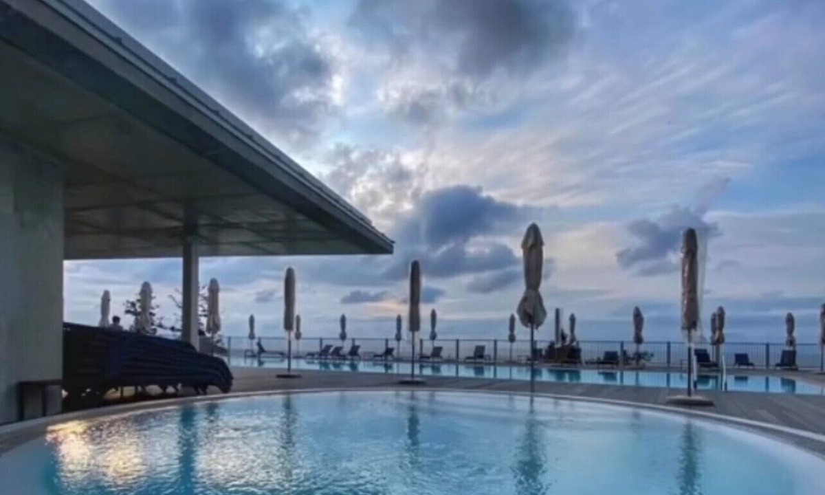 Mtsvane Kontskhi Apartment | Luxury APT on Black Sea beach in lush UNESCO protected Batumi Botanical Gardens