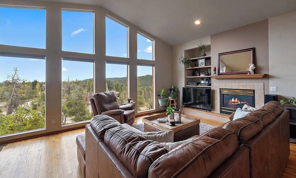 Shadow Mountain House | Luxury Evergreen Retreat · Fireplace · Mountain Views · 45 min Denver