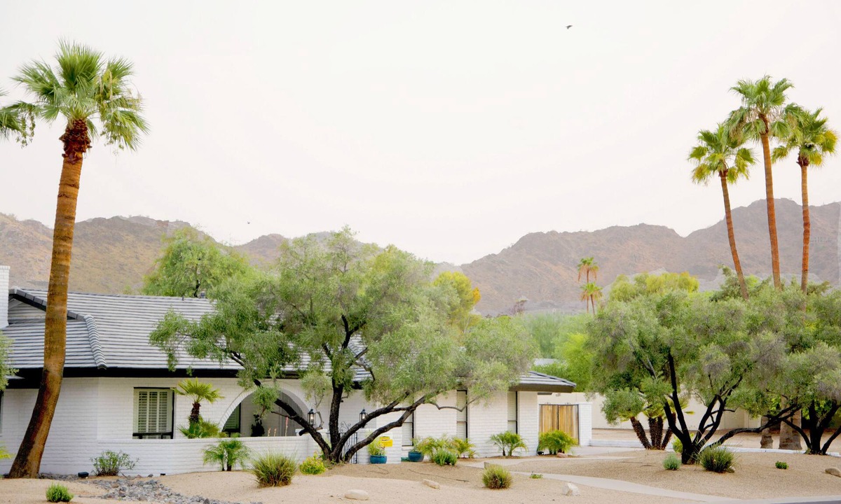 El Norte Cuarenta House | Luxury Mummy Mountain Paradise with Heated Pool, Fire Pit, and Sport Court