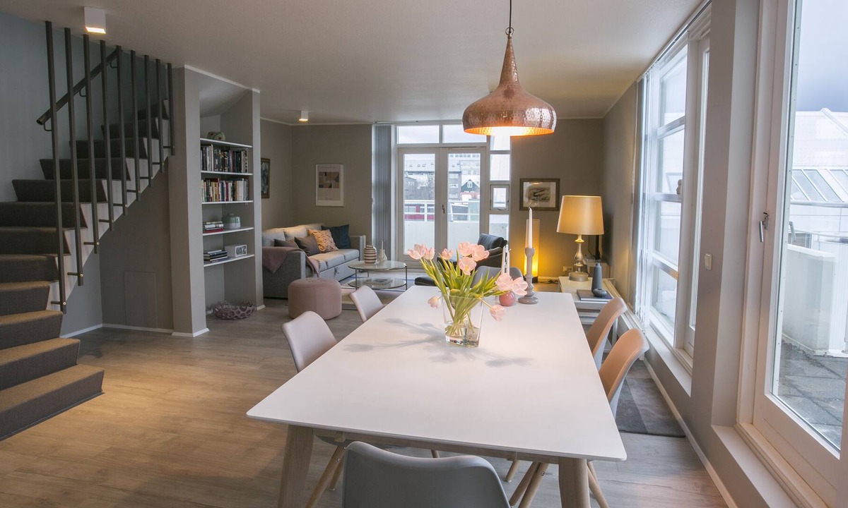 Downtown Apartment | Luxury Penthouse downtown near the sea. Free parking at garage. Two balconies