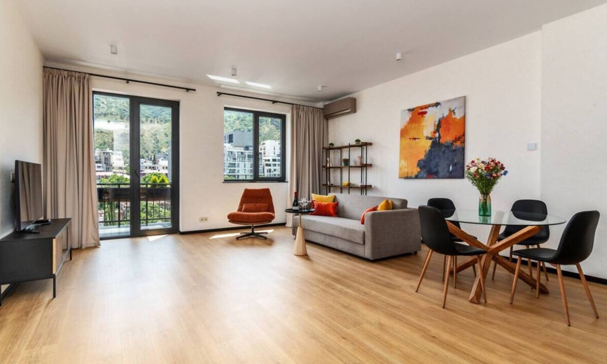 Vake Apartment | New apart in central Vake with stunning mountain & city view