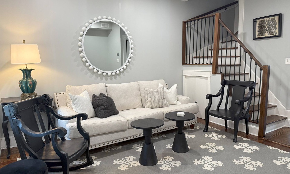 Old Town West House | Old Town Alexandria Charm Sleeps 6 Private Outdoor Area Walk to King St & Water