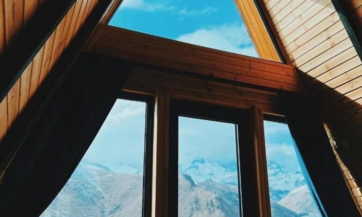 Stepantsminda Cottage | PYRAMID KAZBEGI