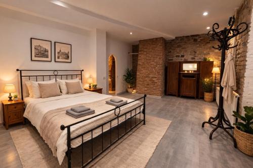mtatsminda Villa | Rustaveli Courtyard Loft
