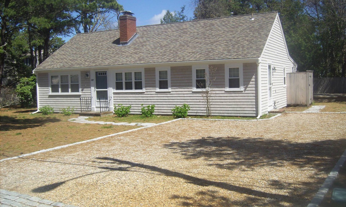 Dennis Port House | Short stroll to public and private beaches, cottage in Dennisport