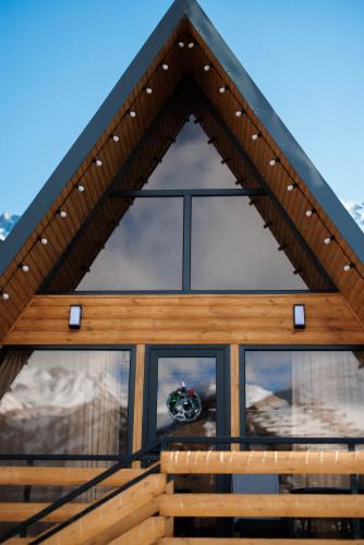Stepantsminda Ski Chalet | SMART Via Kazbegi