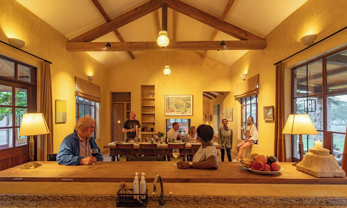 Naivasha House | Spacious safari villa with 3 suites, gardens, and wildlife views on Lake Naivasha.