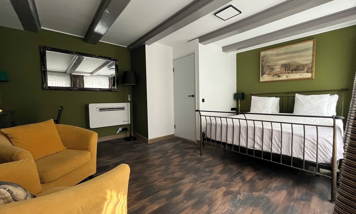 Grachtengordel-Zuid Hotel | Studio/hotel room in the heart of the city in 18th century house. Very private.