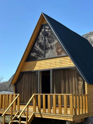 Stepantsminda Cabin | Sunny side cottage