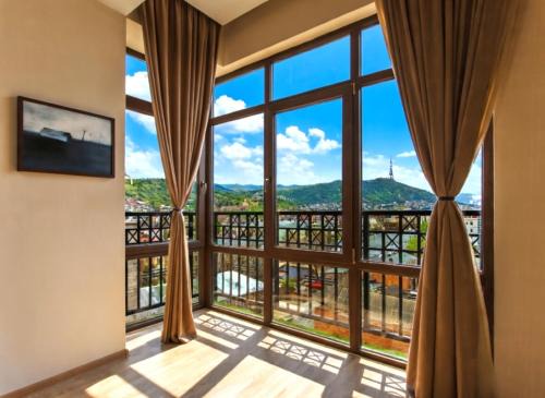 Avlabari Apartment | Tbilisi - Best View & Location -