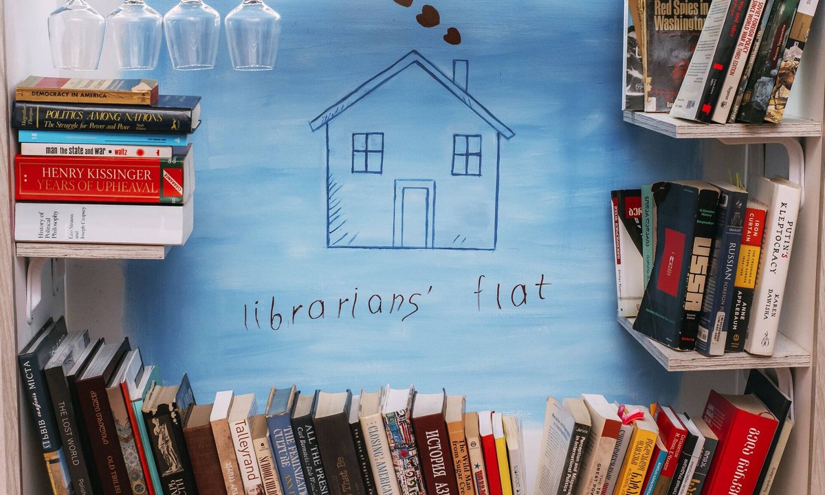 Chugureti Apartment | The Librarians' Flat