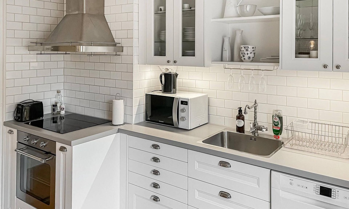 Alingsas House | This tasteful vacation home welcomes you to the café town of Alingsås on beautiful Lake Mjörn.