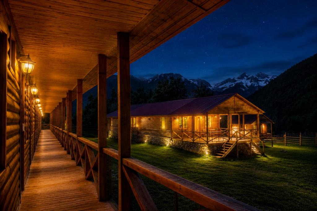 Mazeri Hotel | Ushba Hill Panoramic Lodge Becho