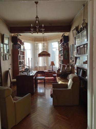Zugdidi House | White Hotel Guesthouse