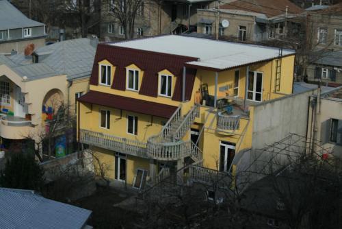Tbilisi House | Why Me Eco-friendly Rooms - metro access