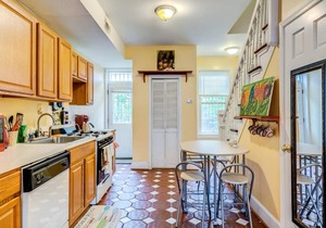 Charming Capitol Hill House, steps to Union Station, the H St. Corridor, and many DC Landmarks! in Washington