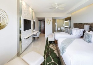 Vacation in Los Cabos - Luxury 3 Bedroom Oceanfront Suite w/Private Jacuzzi in Cabo San Lucas