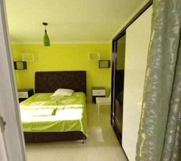 Chakvi House | Двухэтажный дом Людмилы с тремя спальнями и кухней, в Чакви, в 300 метрах от моря