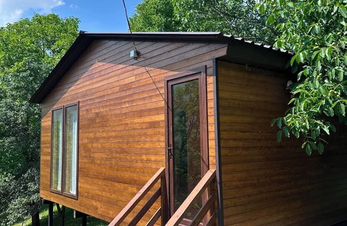T'ba Cottage | მყუდრო წყნარი ადგილი ბაღში.მთის და ისტორიული ძეგლის ხედებით.ტბასთან ახლოს