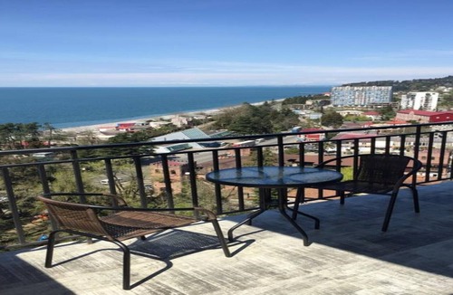 Makhinjauri Apartment | 1 Bedroom Apartment with a Beautiful Sea View