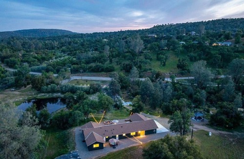 Coarsegold House | 13-Acre Ranch Retreat- Private Pond/Secluded River/Yosemite